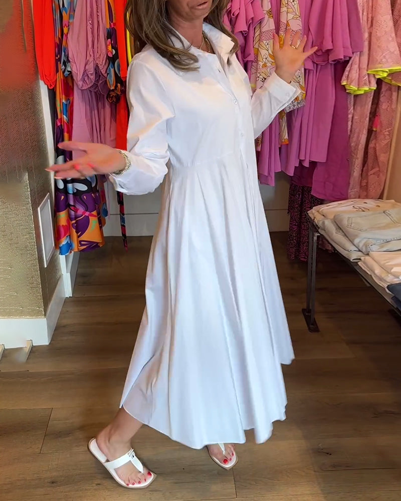 Hvid skjortekjole med plisseret nederdel