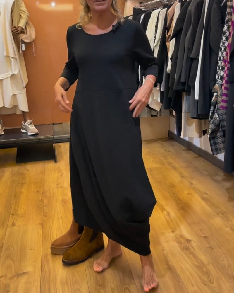 Lang kjole med lange ærmer og rund hals