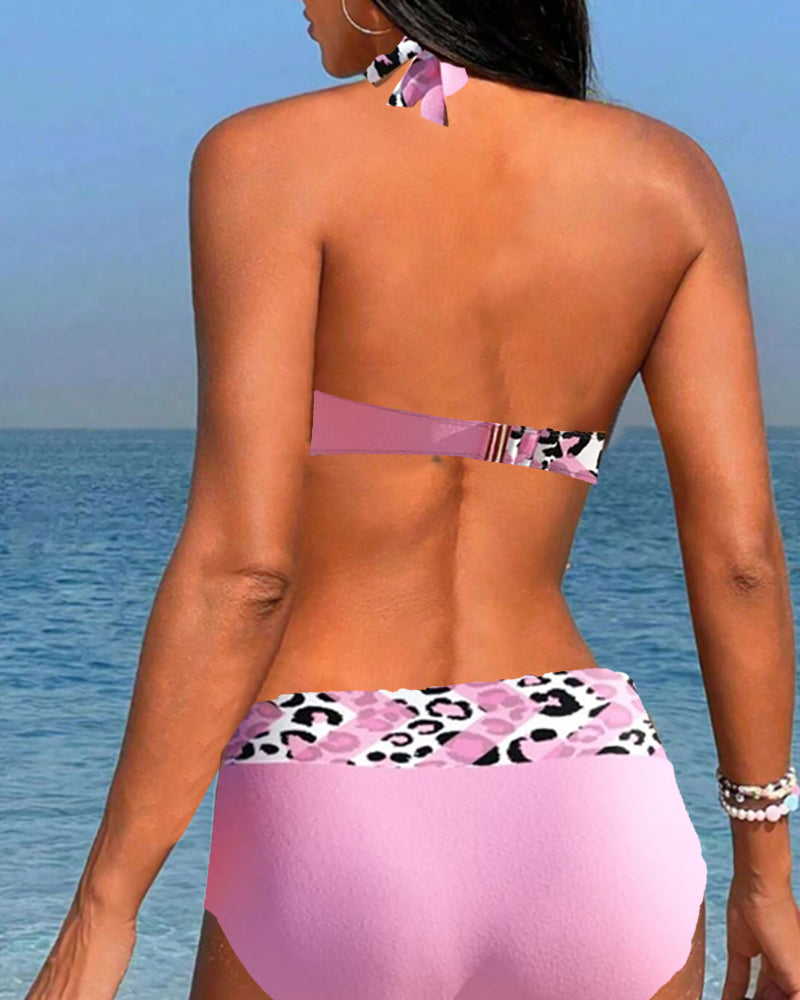 Halterneck bikini med delvist leopardprint