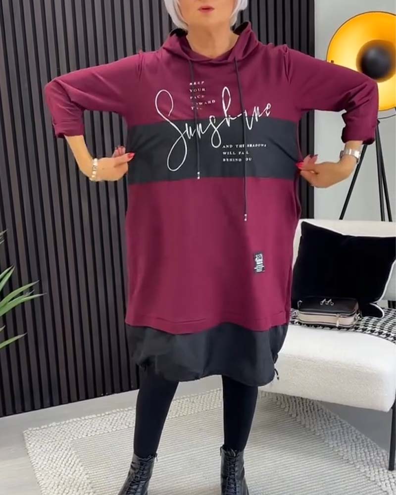 Afslappet hættekjole med skift