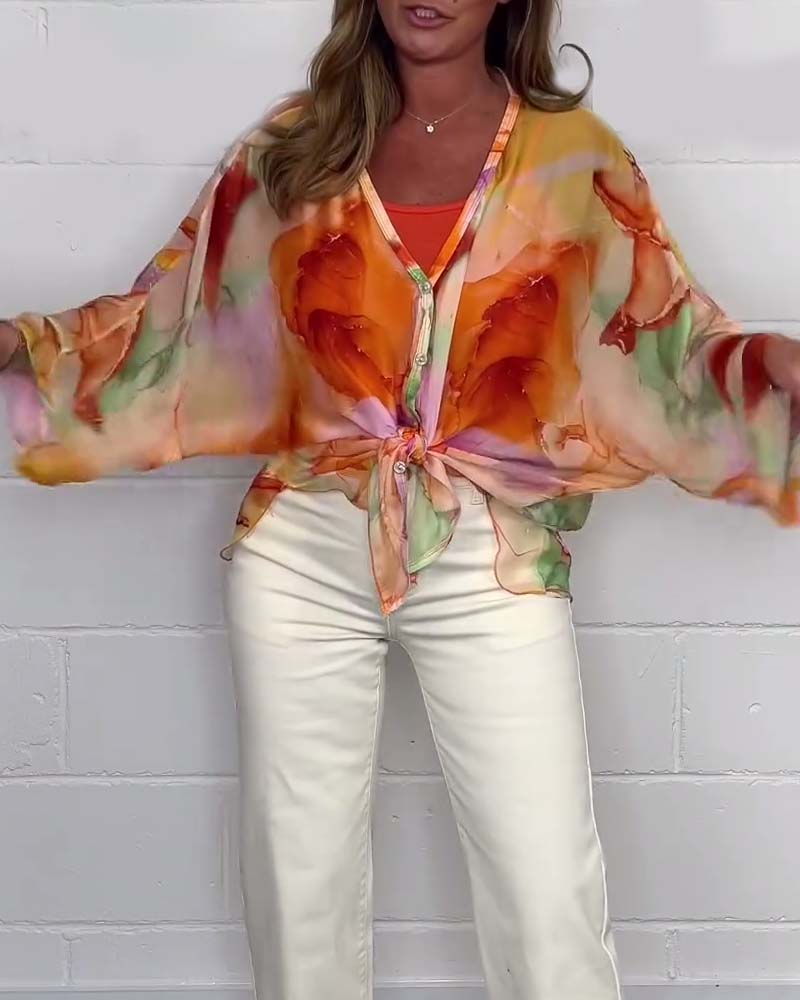 Afslappet langærmet bluse med V-udskæring