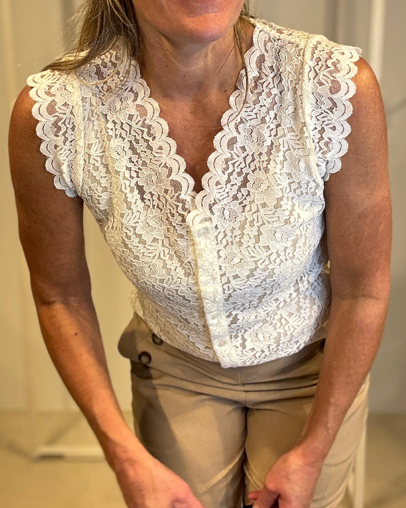 Elegant tanktop med blondedekorationer