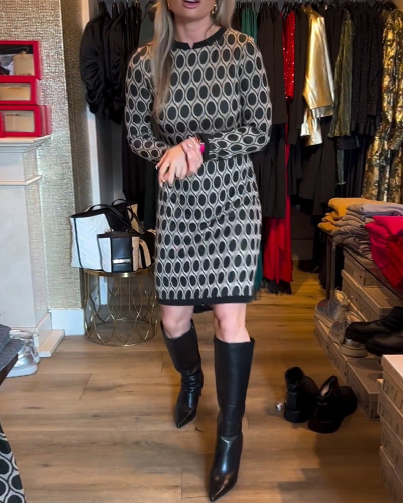 Cirkelmønstret knælang kjole