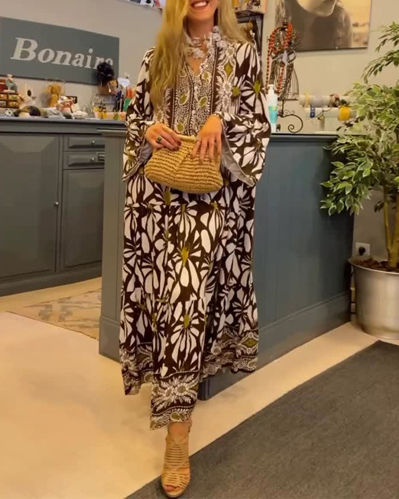 Kjole med afslappet løs print og lange ærmer