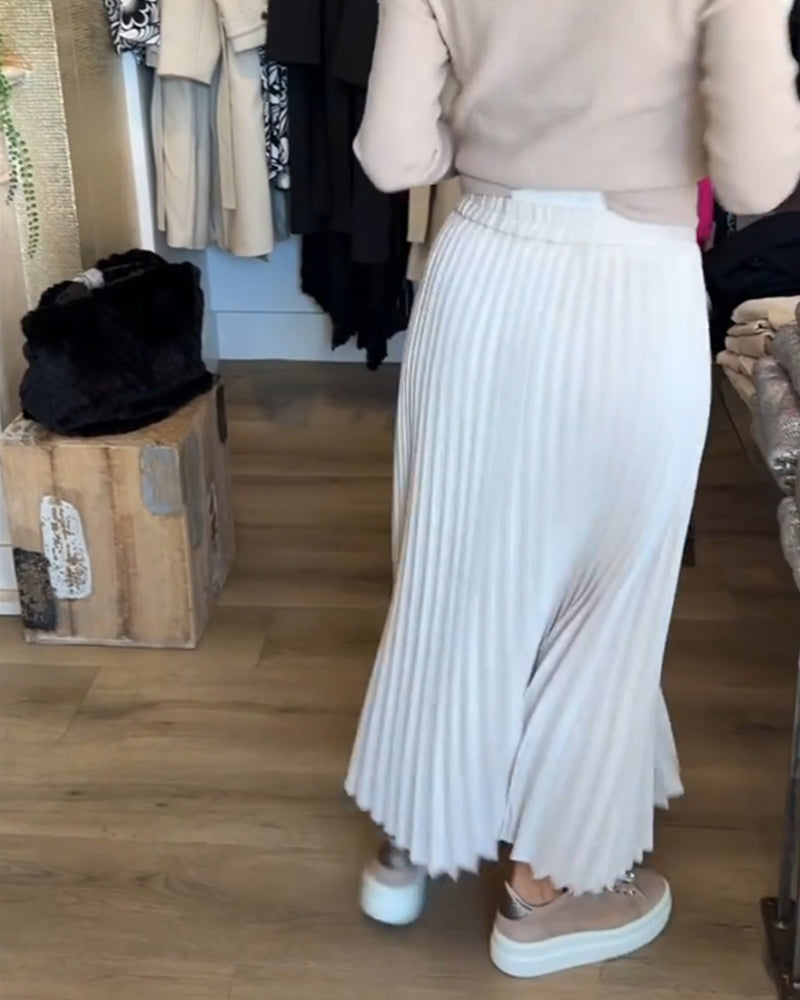 Plisseret ensfarvet kjole