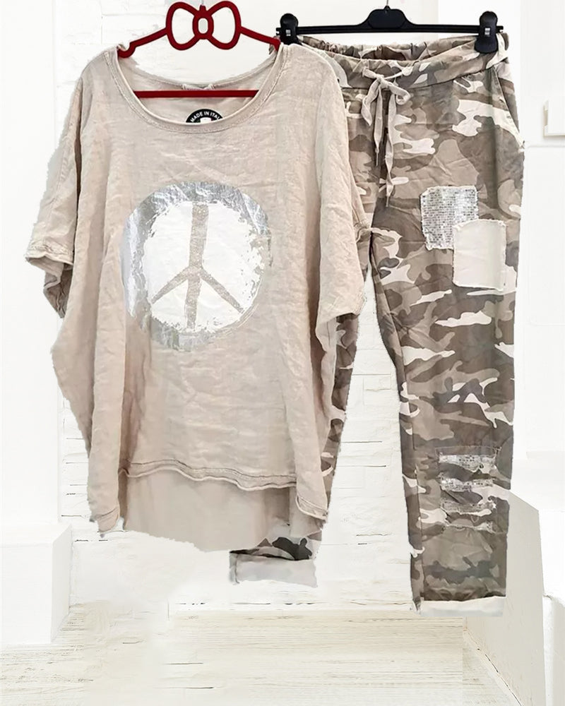 To-delt sæt | Peace T-shirt og bukser med camouflageprint