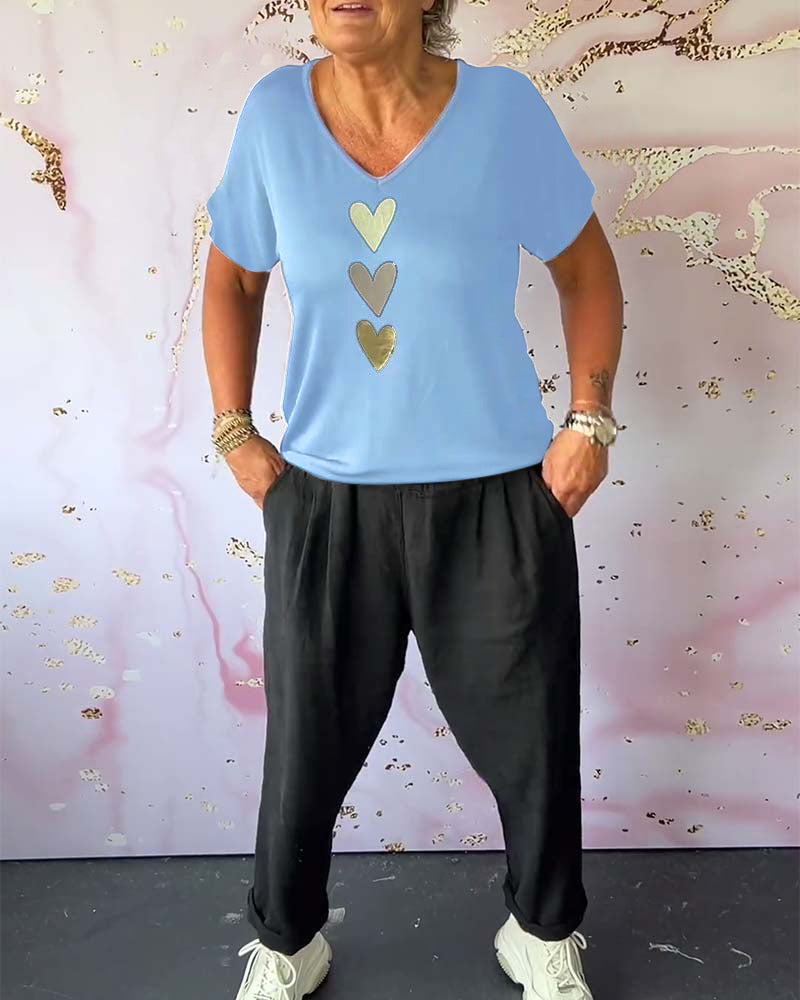 V-halset T-shirt med hjerter