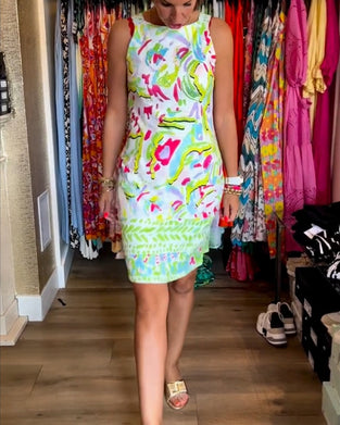 Kjoler uden ærmer og slanke modeller med blomsterfarver