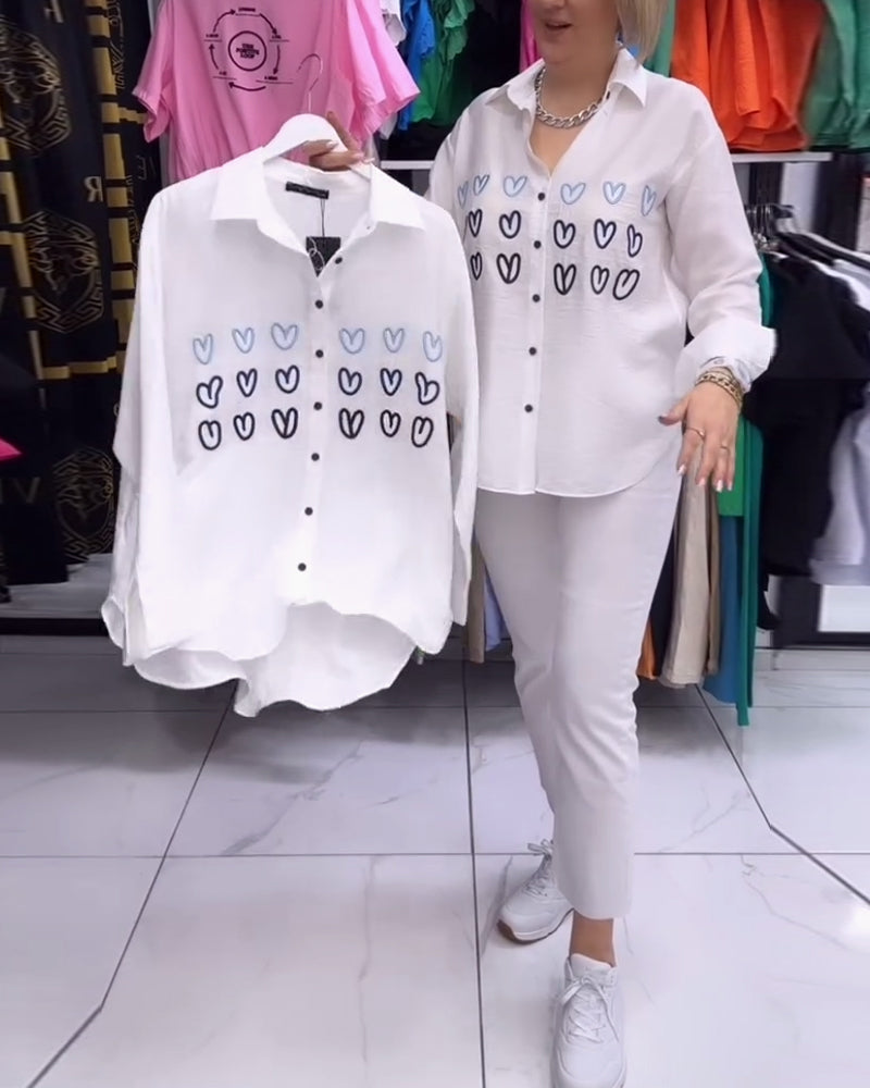 Hvid skjorte med hjerter