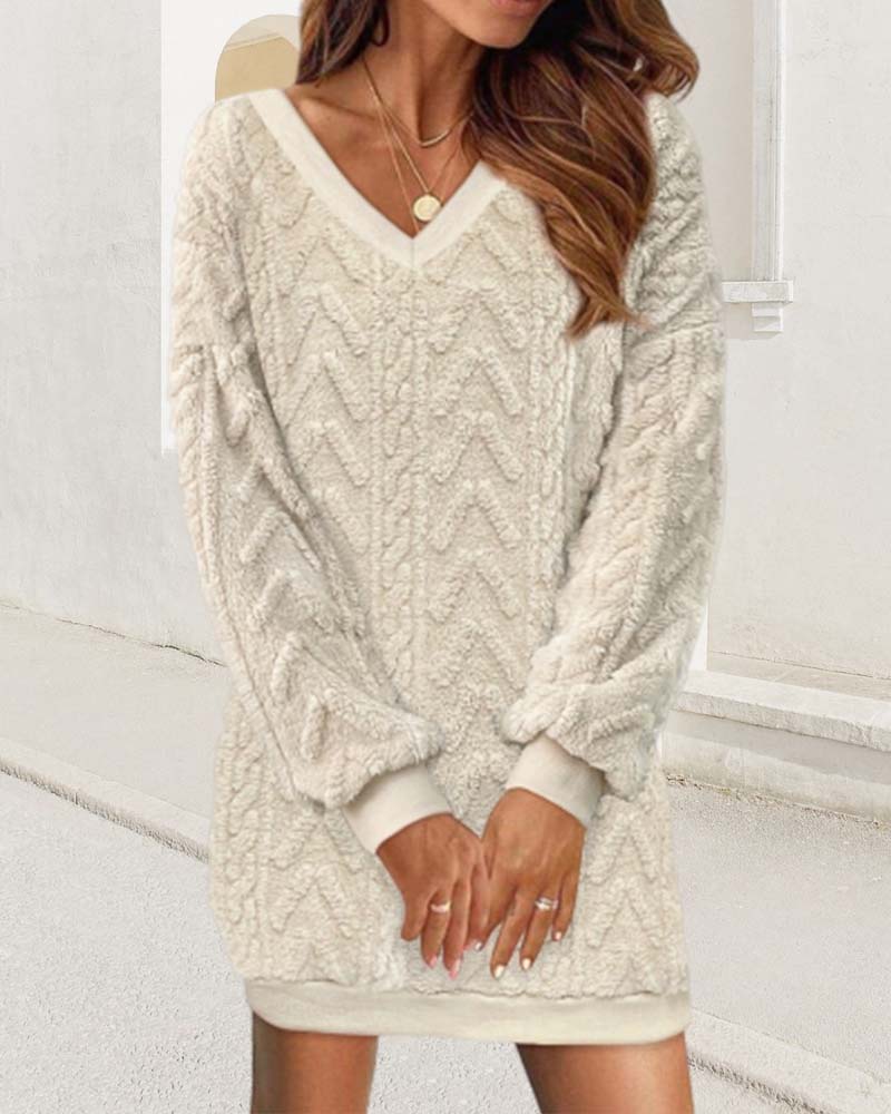 Ensfarvet lang striksweater med V-halsudskæring