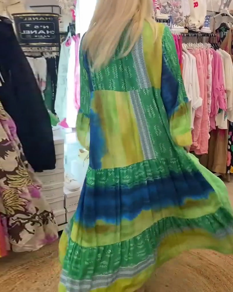 Lang farverig kjole i afslappet pasform med vide ærmer