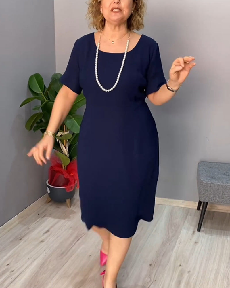 Ensfarvet kortærmet elegant kjole