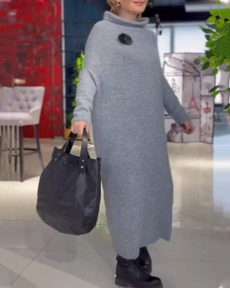 Kjole i løs pasform med rullekrave og lange ærmer