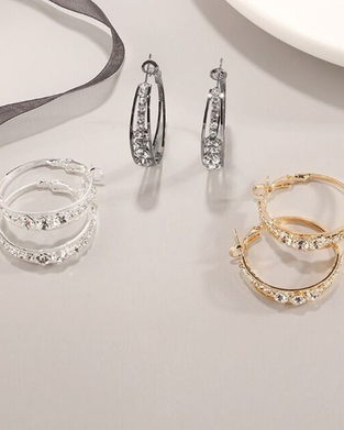 Store øreringe med indlagte rhinsten