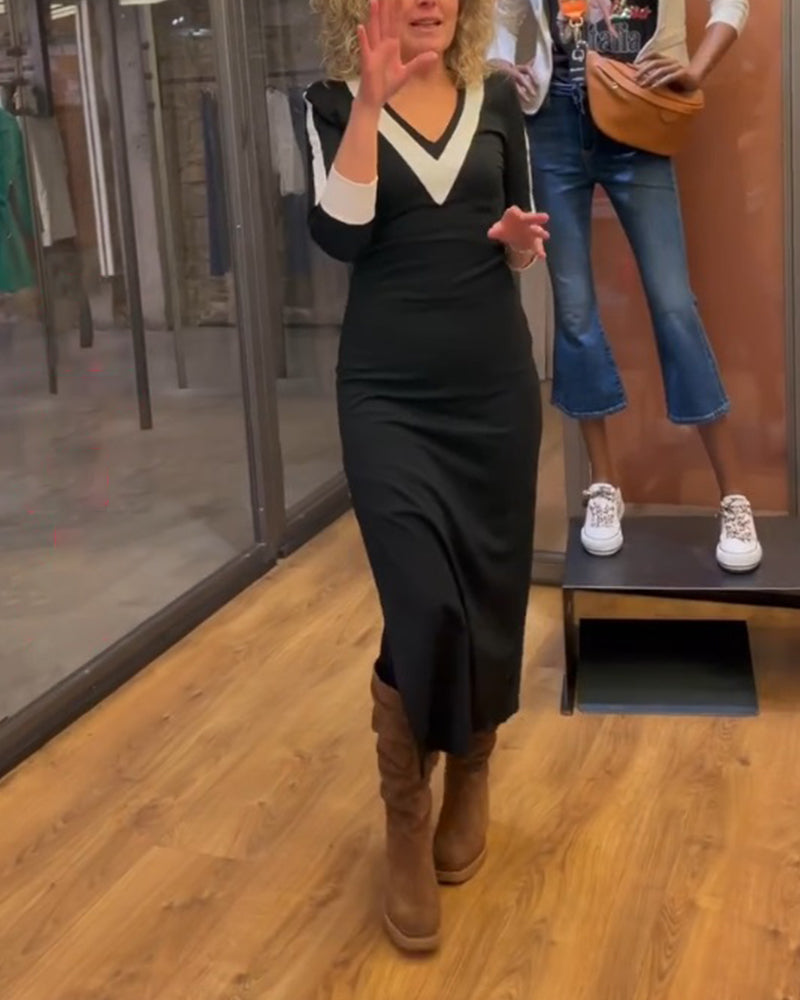 Kjole med V-udskæring og 3/4 ærmer