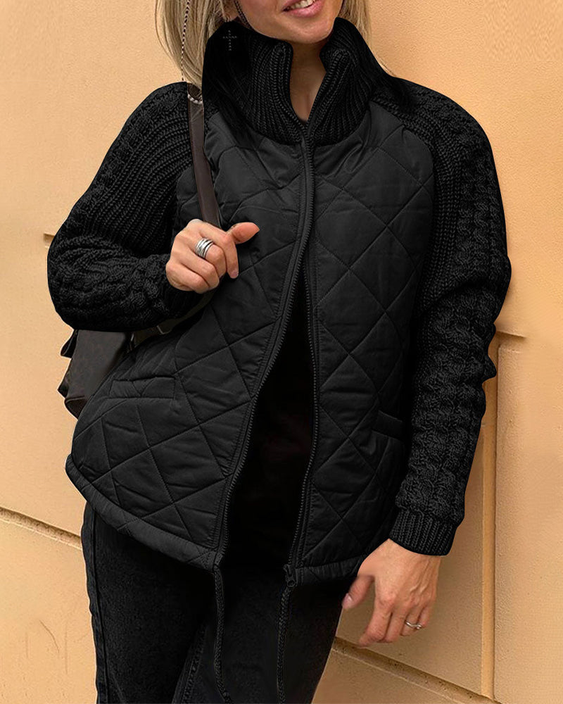 Højhalset jakke med ribbede ærmer