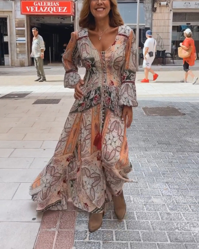 Langærmet kjole med V-udskæring og Paisley-print