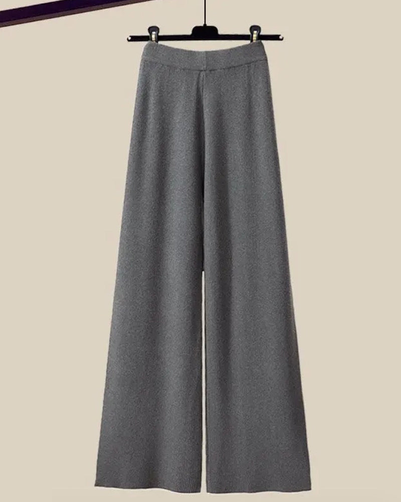 Tredelt sæt | Top med tværgående design, hvid skjorte og grå bukser