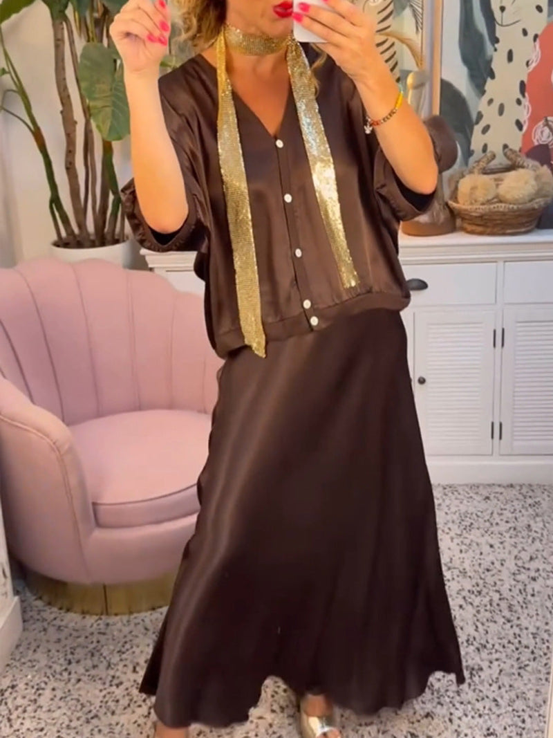 To-delt sæt | Nederdel og bluse med knapper og rosemotiv