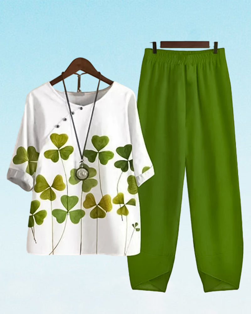 Loungewear sæt i to dele med kløvermotiv