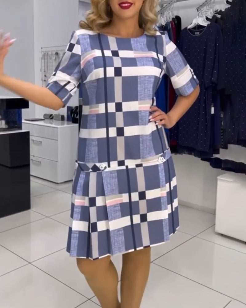 Rundhalset ternet kjole