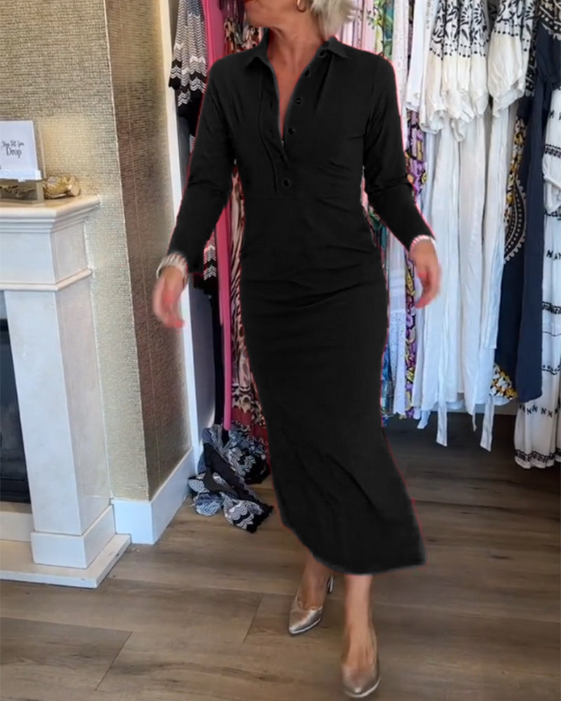 Ensfarvet elegant kjole med slids