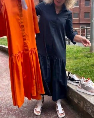 Ensfarvet afslappet langærmet kjole