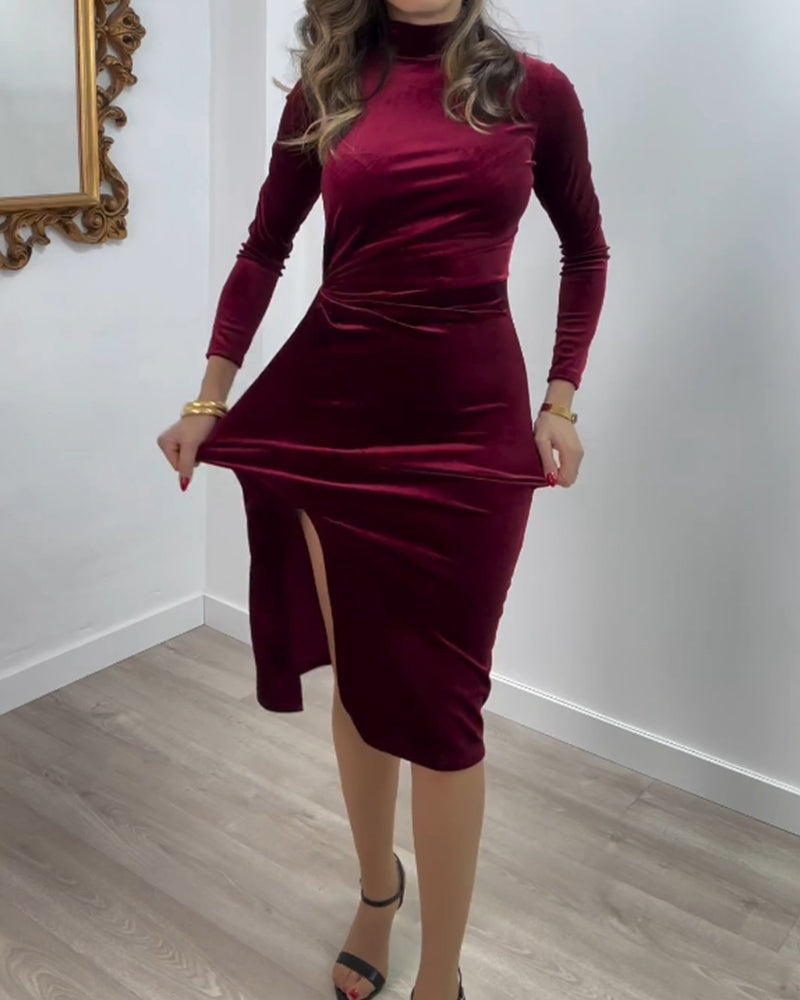 Formsyet kjole med snit