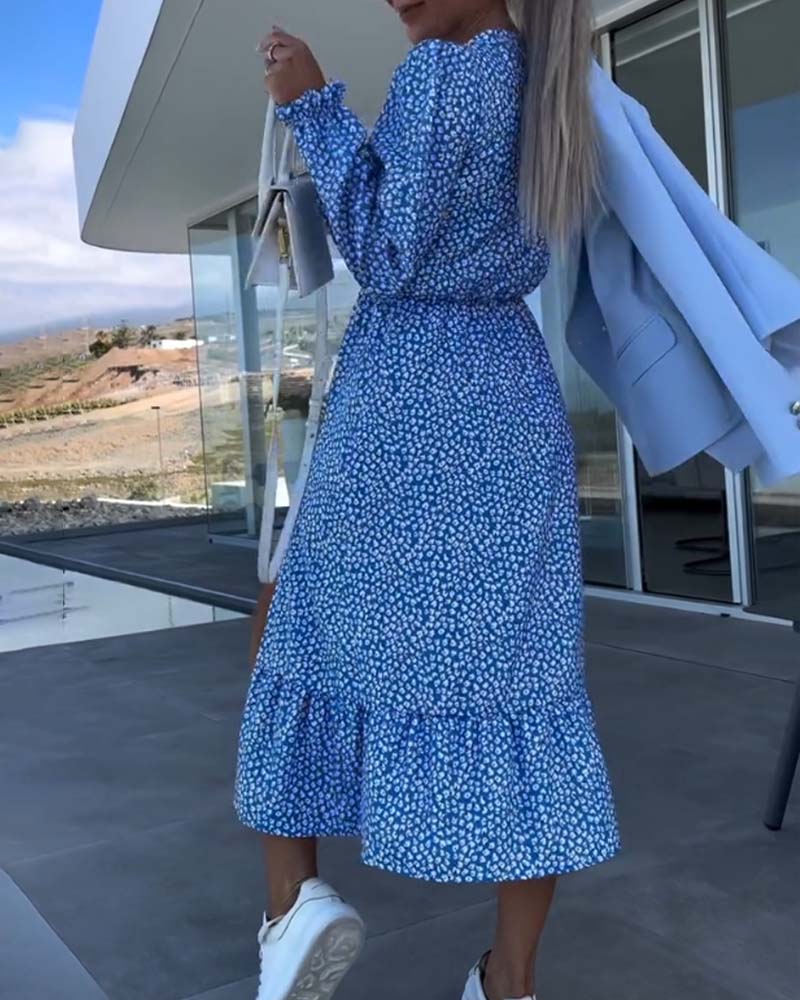 V-hals blomstret patchworkkjole