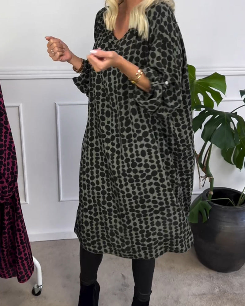 Retro prikket kjole med v-hals