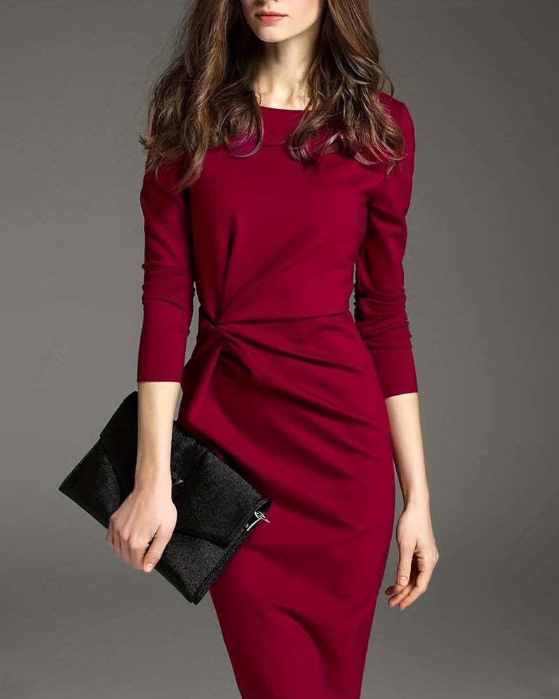 Knælang rød festkjole