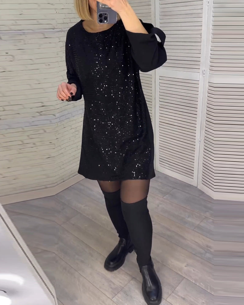 Kjole med rynkede ærmer med pailletter