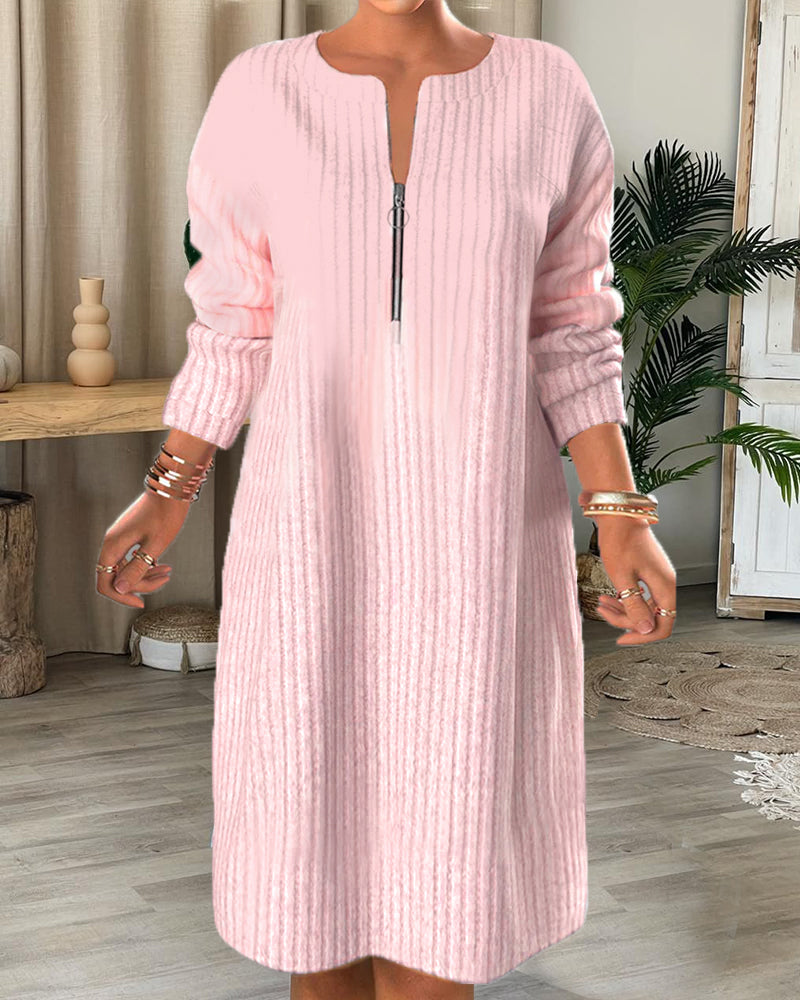 Ensfarvet kjole med lynlåshals