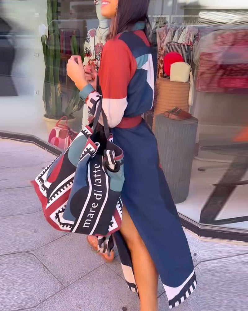 Afslappet kjole med farveblok og taljebånd