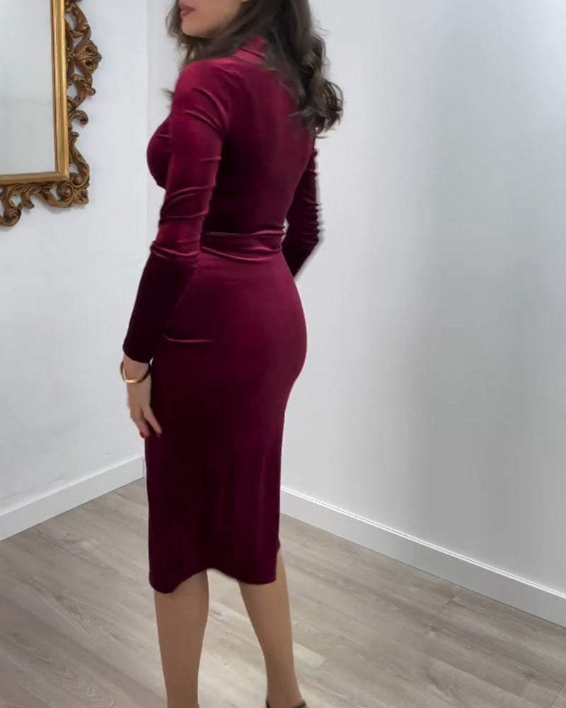 Formsyet kjole med snit