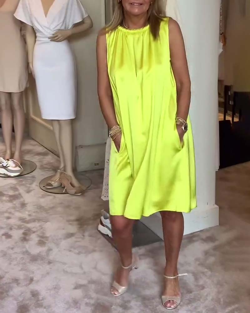 Ensfarvet kjole uden ærmer til kvinder