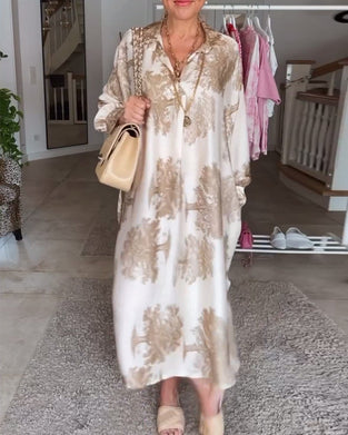 Kjole med lange ærmer og lapelkrave