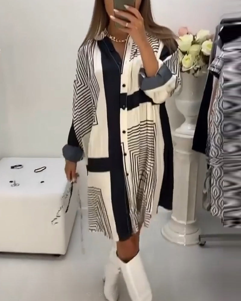 Oversized kjole med knapper og print