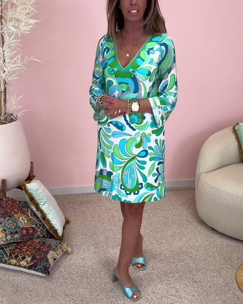 Abstraktmønstret kjole med trekvarte ærmer