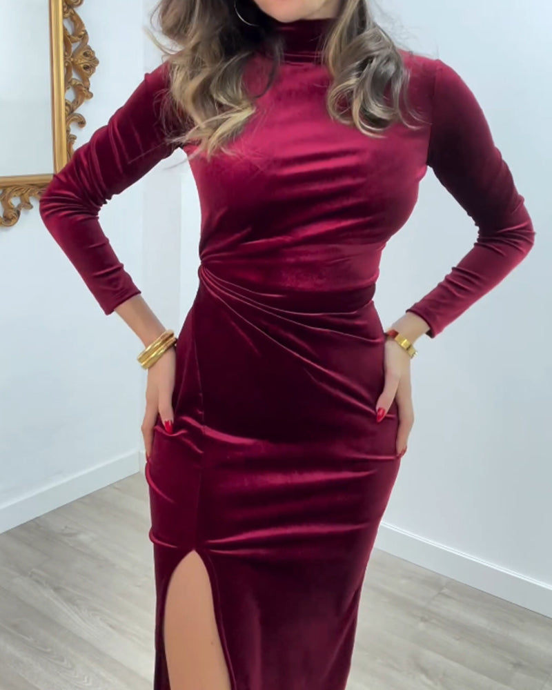 Formsyet kjole med snit