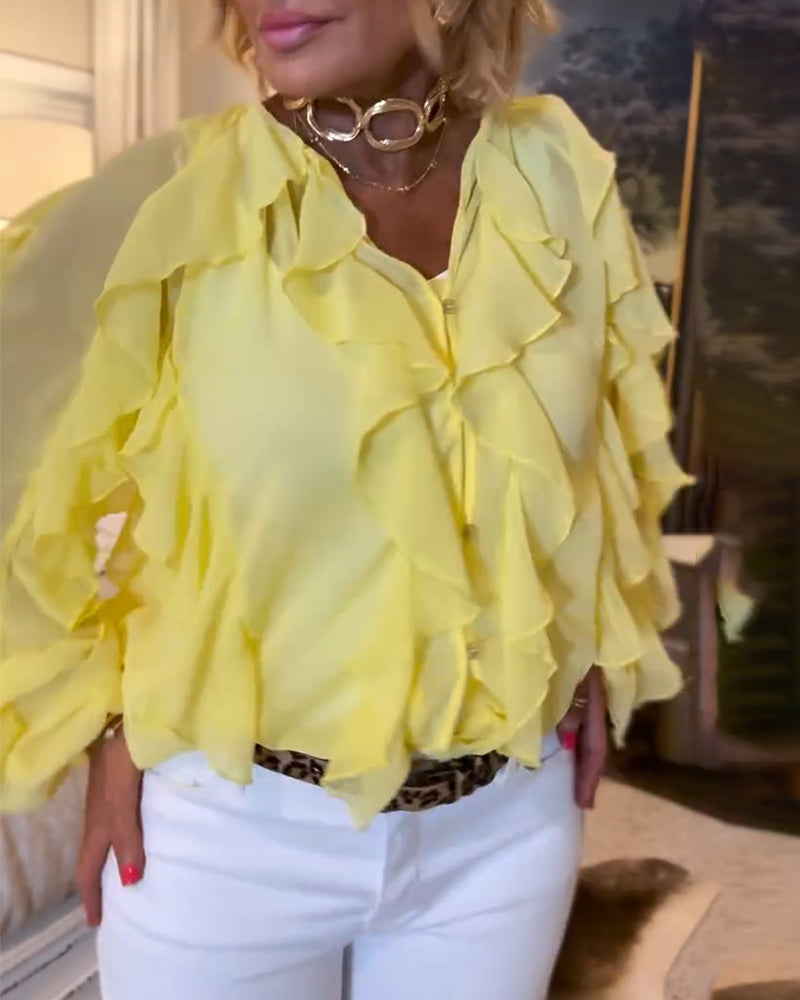 Luftig Ensfarvet Skjorte Med Flæser