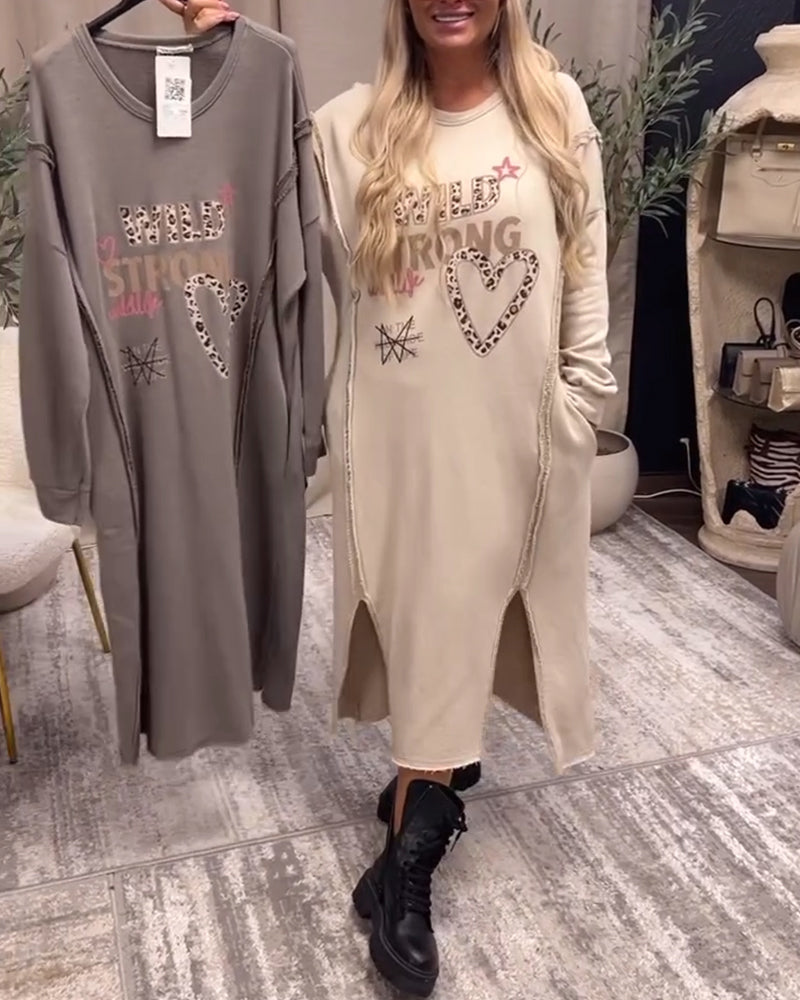 Løs kjole med print og lange ærmer