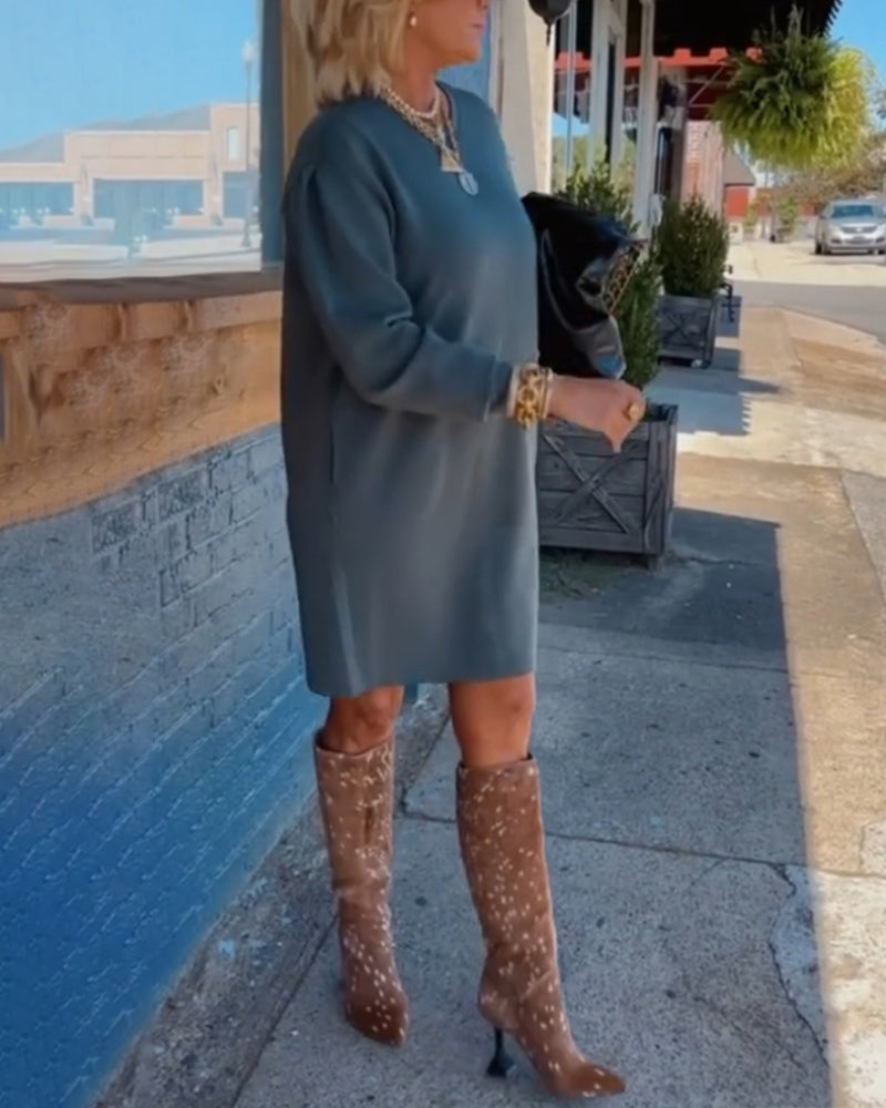 Ensfarvet kjole i løs pasform