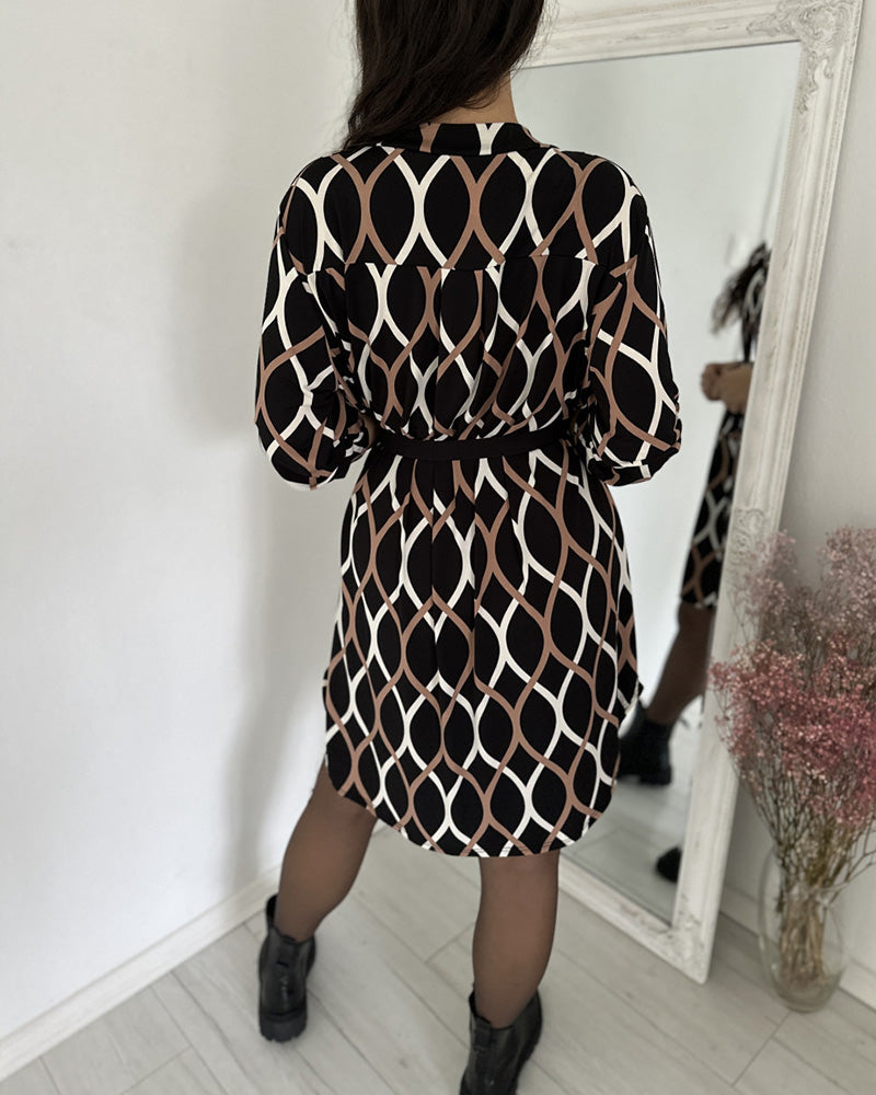 Bølgemønstret shiftkjole