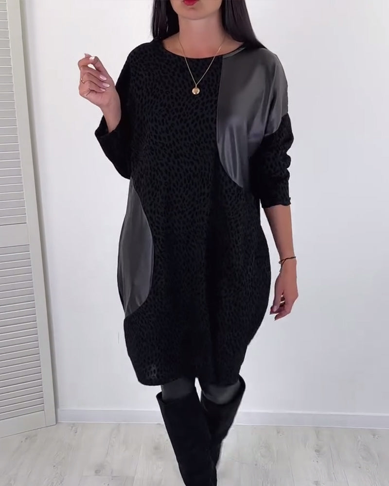 Tofarvet kjole med rund hals