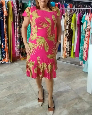 Kortærmet plisseret hverdagskjole