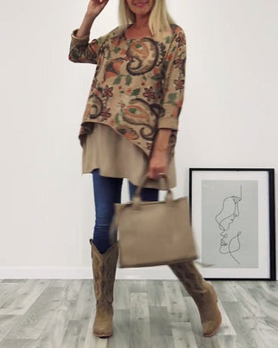 Lagdelt top med retro print