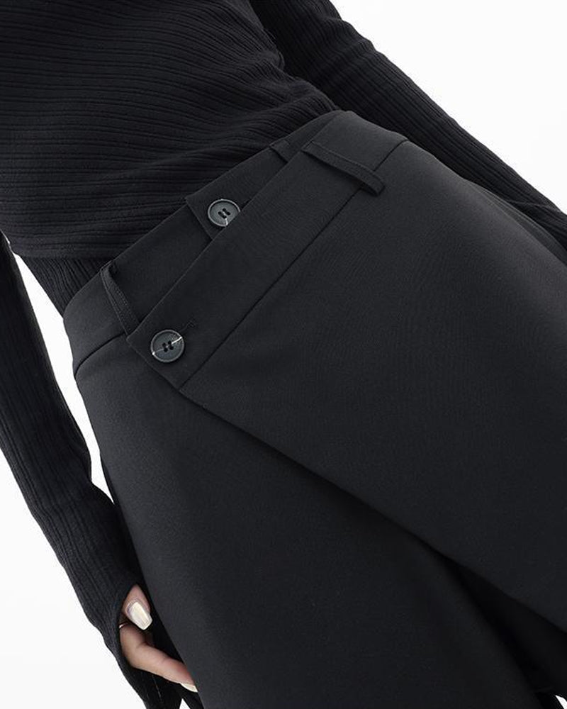 Ensfarvede patchwork bukser med tværgående knaplukning