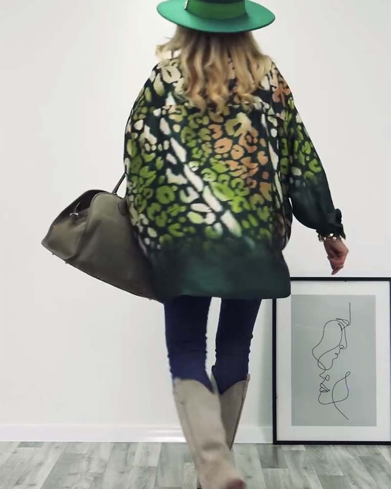 Grøn skjorte med leopardprint