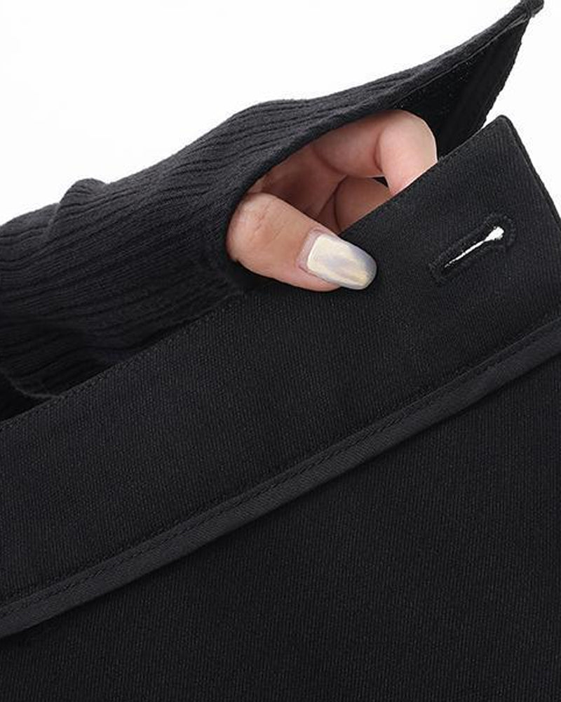 Ensfarvede patchwork bukser med tværgående knaplukning